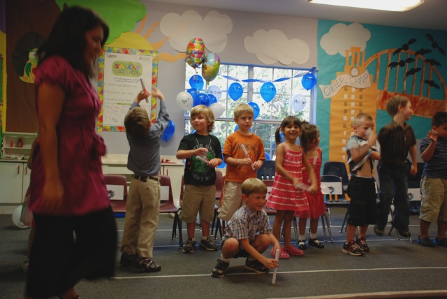 2010/07(July)/Ian PreK Graduation/640x480_2010-07-29-11 Ian's PreK Grad.jpg